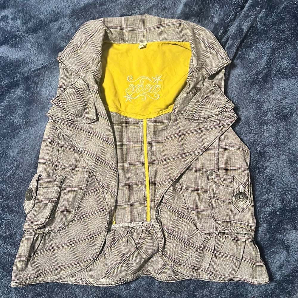 Grey authentic vintage Y2K Vest, has purple and black plaid pattern. Size M